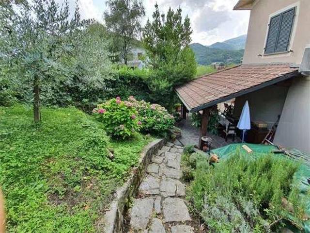 Villa in vendita a Castelnuovo di Garfagnana LU