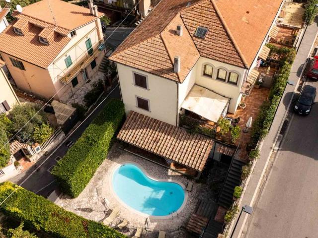 Villa in vendita a Castelnuovo di Farfa RI