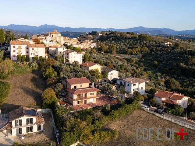 Villa in vendita a Castelnuovo di Farfa RI