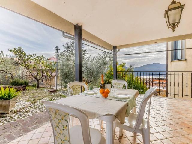 Villa in vendita a Castelnuovo di Farfa RI