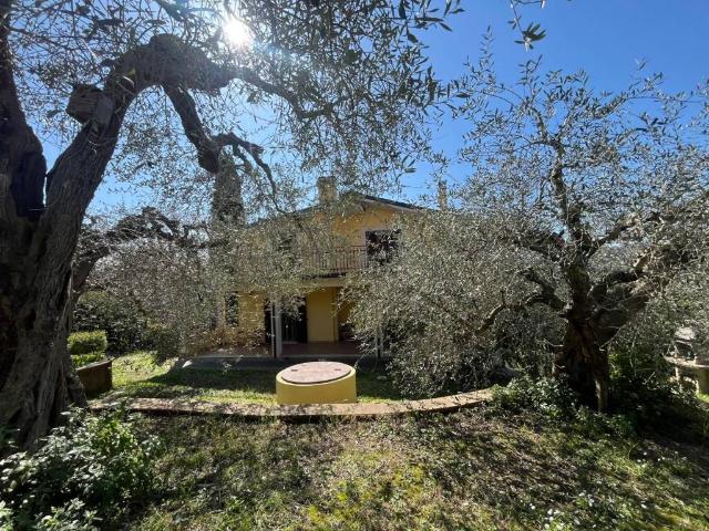 Villa in vendita a Castelnuovo di Porto RM