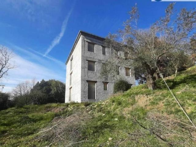 Villa in vendita a Castelnuovo Magra SP