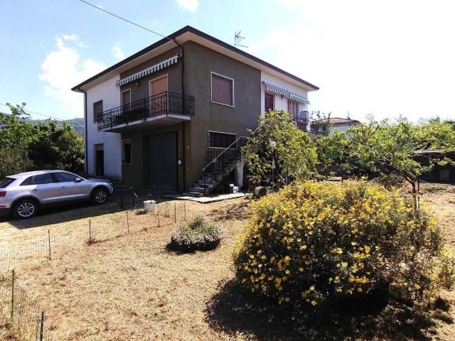 Villa in vendita a Castelnuovo Magra SP