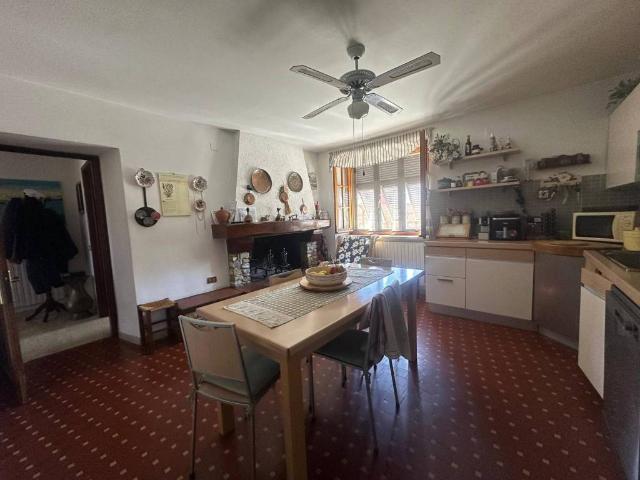 Villa in vendita a Castelnuovo Magra SP