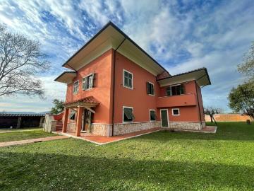 Villa in vendita a Castelnuovo Magra SP