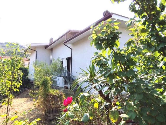 Villa in vendita a Castelnuovo Parano FR