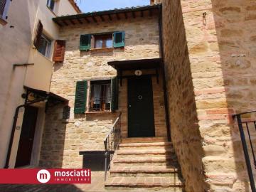Villa in vendita a Castelraimondo MC