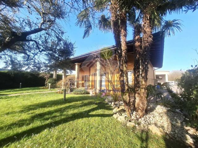 Villa in vendita a Castelvetro Piacentino PC