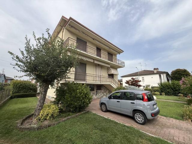 Villa in vendita a Castelvetro Piacentino PC