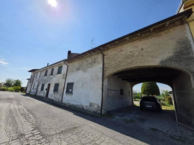 Villa in vendita a Castelvetro Piacentino PC