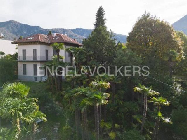 Villa in vendita a Castelveccana