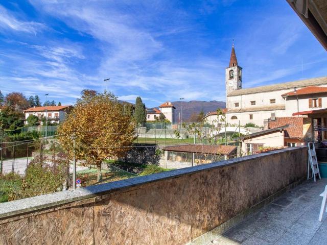 Villa in vendita a Castelveccana VA