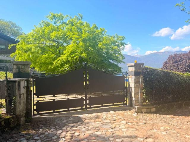 Villa in vendita a Castelveccana VA