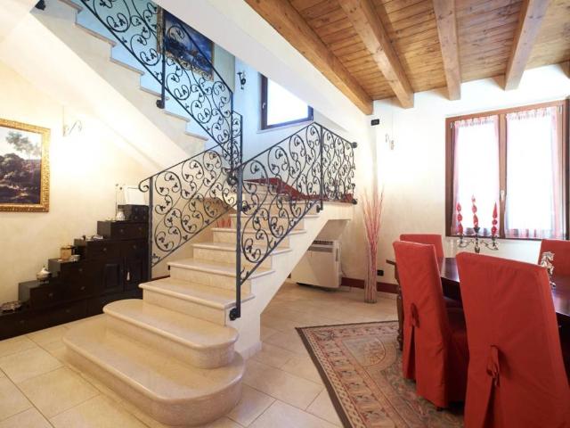 Villa in vendita a Castenedolo BS