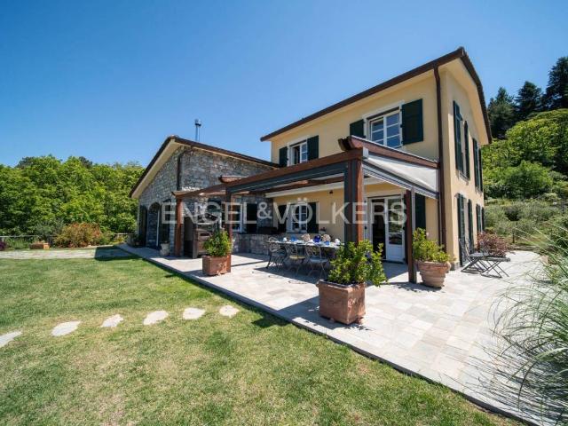Villa in vendita a Castiglione Chiavarese GE