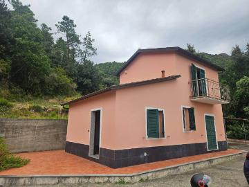 Villa in vendita a Castiglione Chiavarese GE