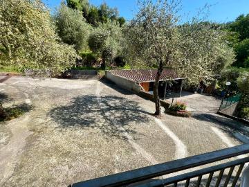 Villa in vendita a Castiglione Chiavarese GE