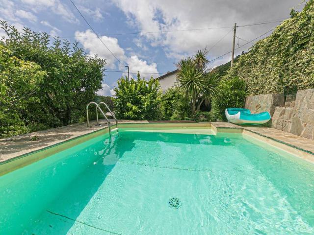 Villa in vendita a Castiglione Chiavarese GE