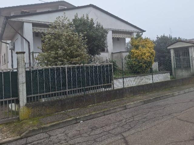 Villa in vendita a Castiglione d'Adda LO