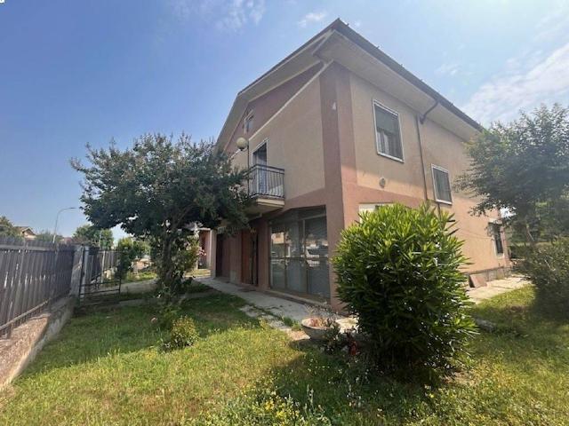Villa in vendita a Castiglione d'Adda LO