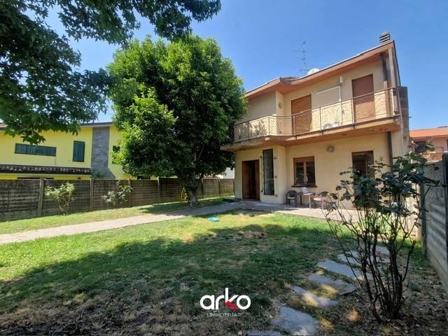 Villa in vendita a Castiglione d'Adda LO