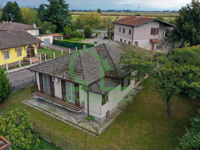 Villa in vendita a Castiglione d'Adda LO