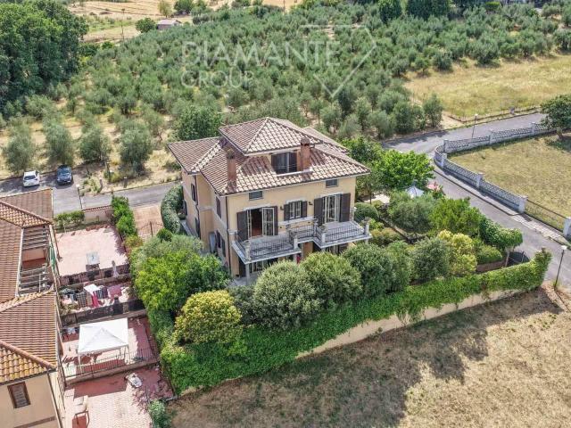 Villa in vendita a Castiglione Del Lago