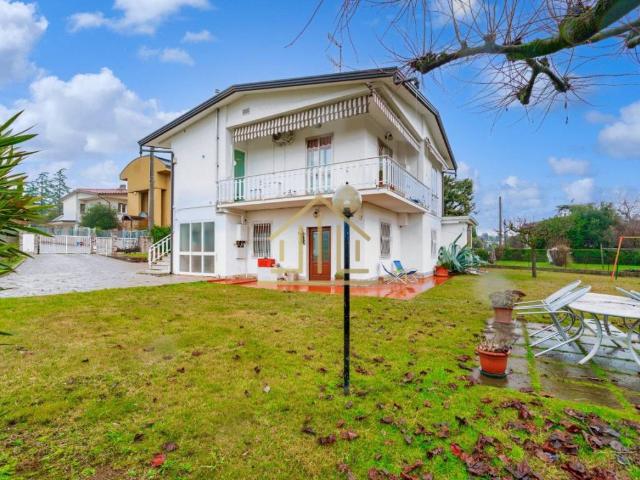 Villa in vendita a Castiglione delle Stiviere MN