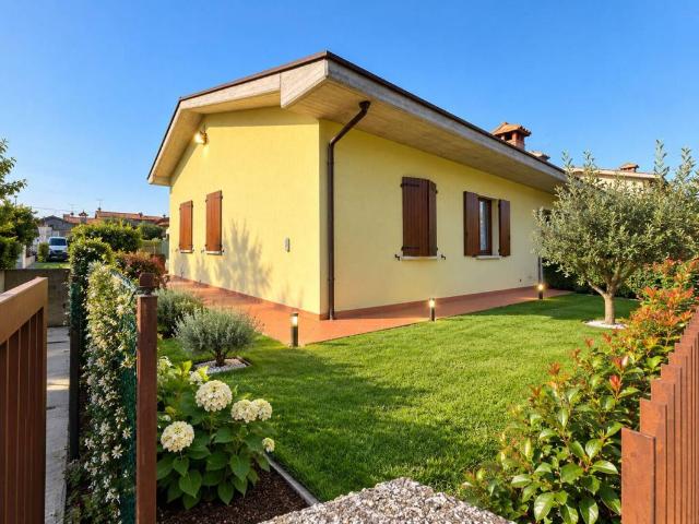 Villa in vendita a Castiglione delle Stiviere MN