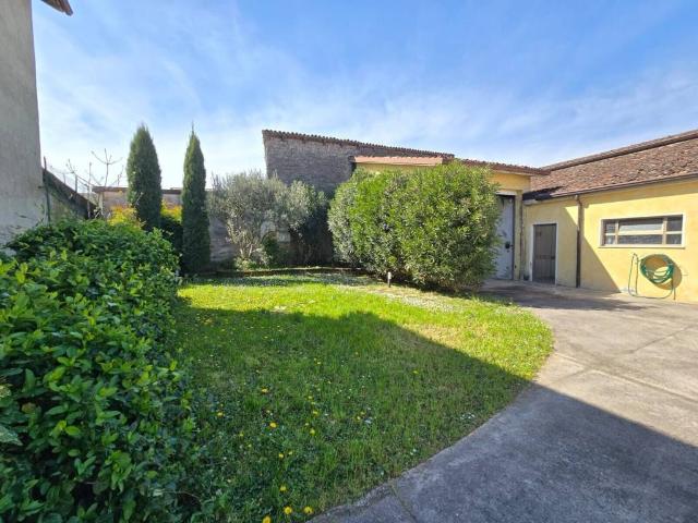 Villa in vendita a Castiglione delle Stiviere MN