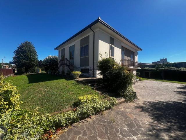 Villa in vendita a Castiglione delle Stiviere MN