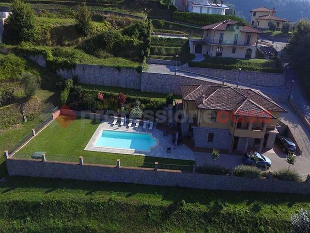 Villa in vendita a Castiglione di Garfagnana