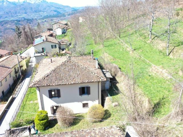 Villa in vendita a Castiglione di Garfagnana LU