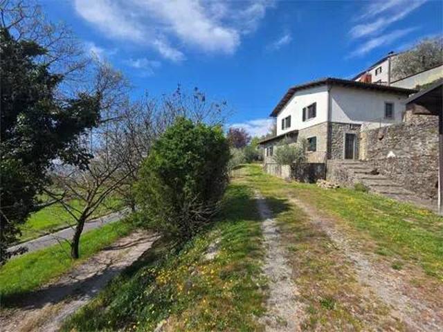 Villa in vendita a Castiglione di Garfagnana LU