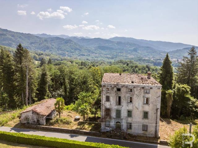 Villa in vendita a Castiglione di Garfagnana LU