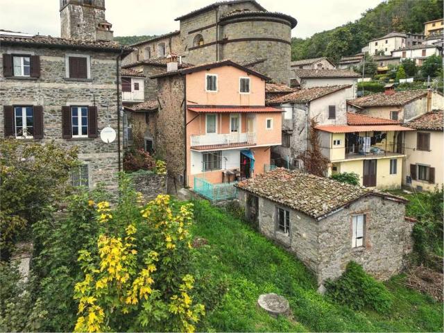 Villa in vendita a Castiglione di Garfagnana LU