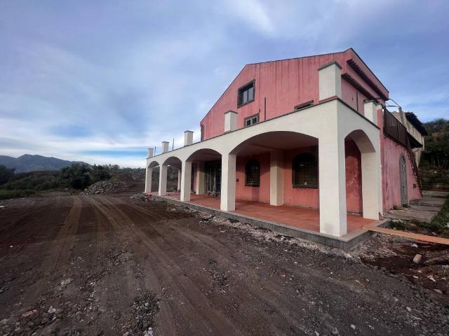 Villa in vendita a Castiglione di Sicilia CT