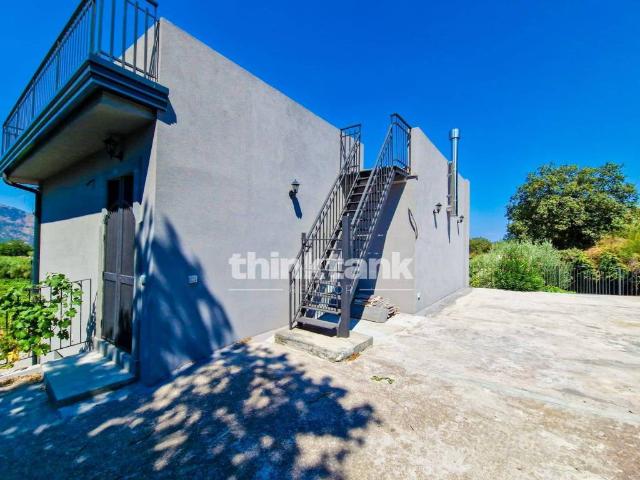 Villa in vendita a Castiglione di Sicilia CT