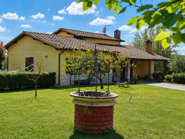 Villa in vendita a Castiglione in Teverina VT