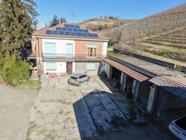 Villa in vendita a Castiglione Tinella CN