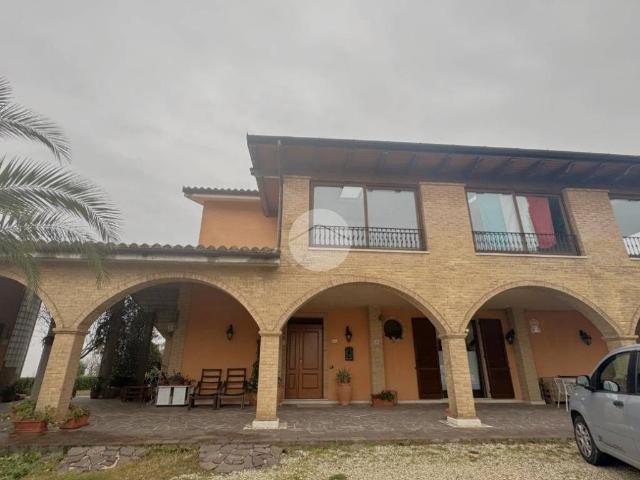 Villa in vendita a Castignano AP
