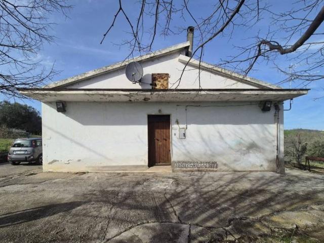 Villa in vendita a Castilenti TE