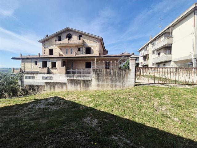 Villa in vendita a Castilenti TE
