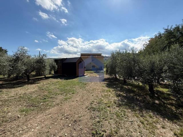 Villa in vendita a Castilenti TE