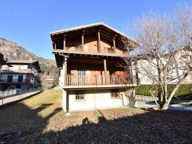 Villa in vendita a Castione della Presolana BG