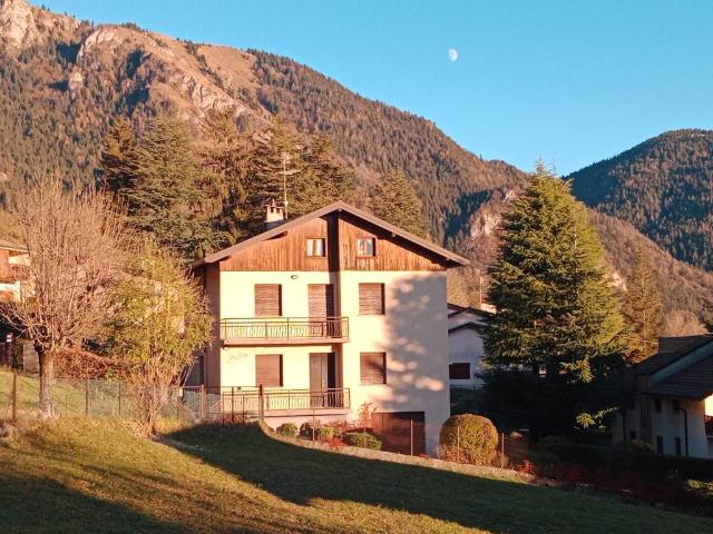 Villa in vendita a Castione della Presolana BG