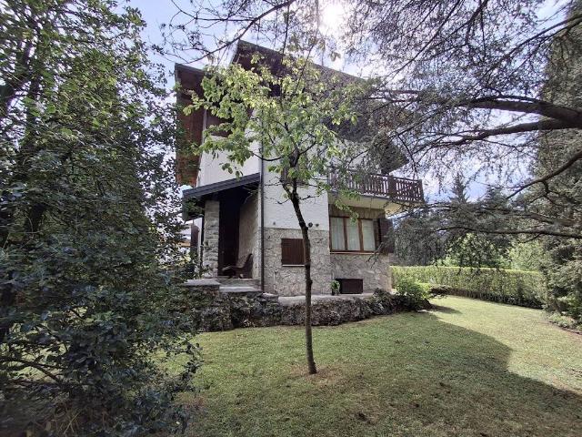 Villa in vendita a Castione della Presolana BG