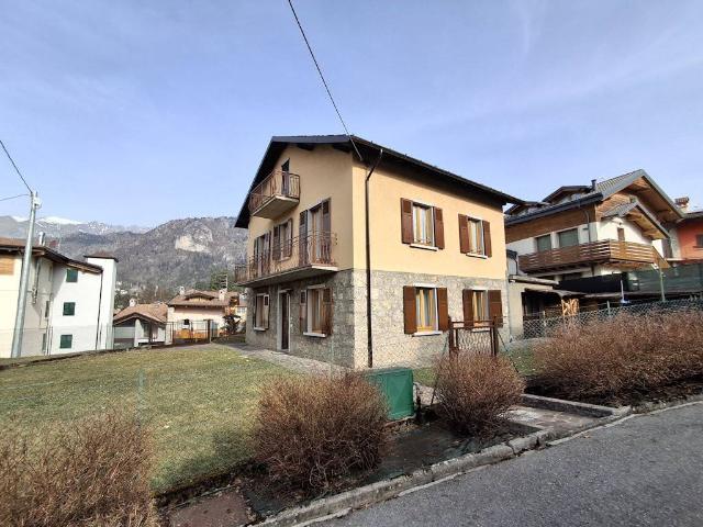 Villa in vendita a Castione della Presolana BG