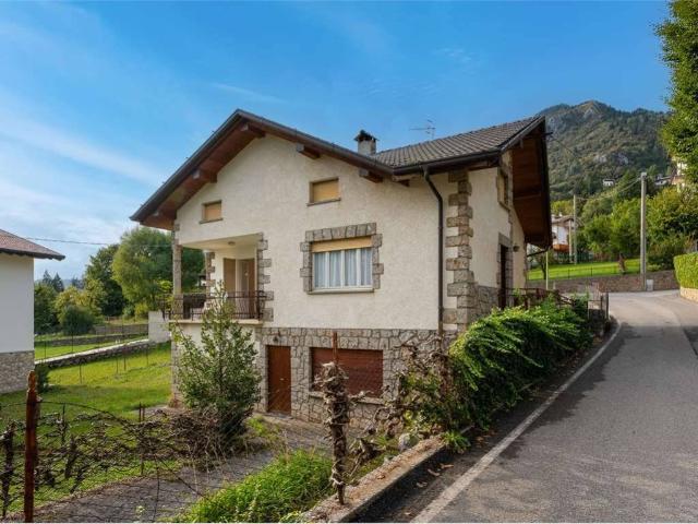 Villa in vendita a Castione della Presolana BG