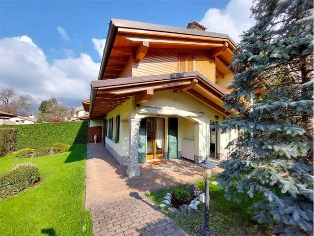 Villa in vendita a Castione della Presolana BG